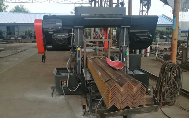 樂意帶（dài）鋸床